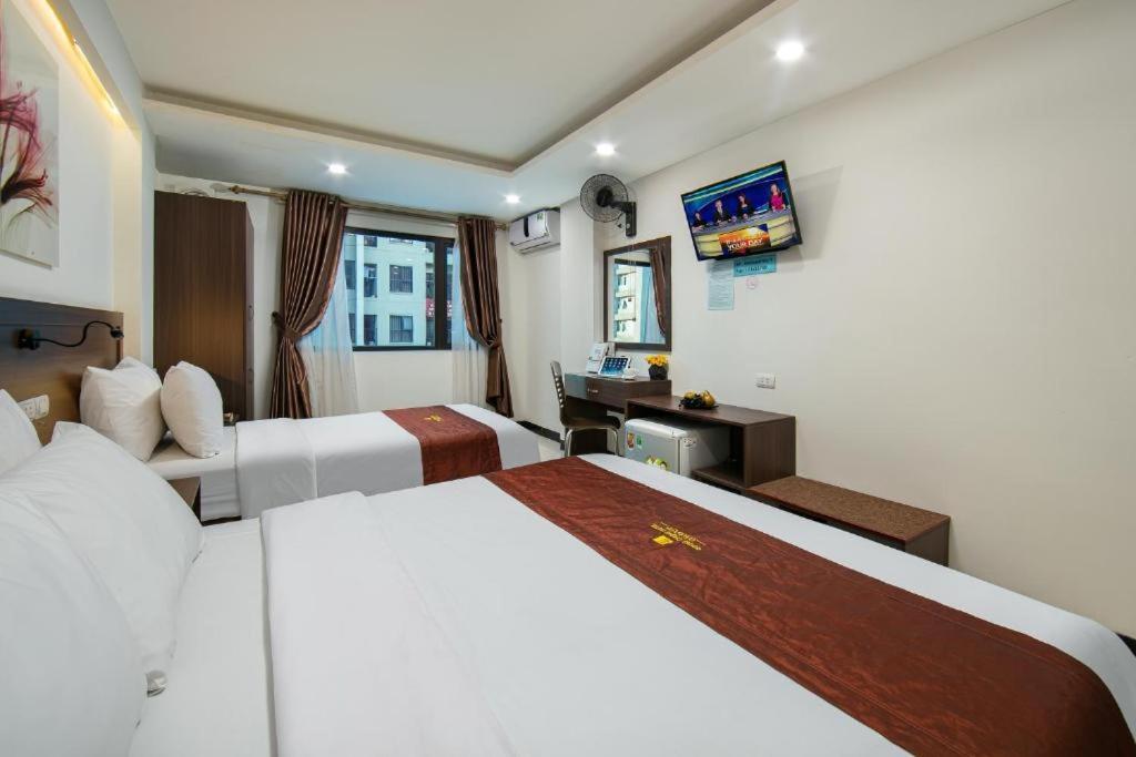 Quang Chung Hotel - 56 Le Van Thiem - By Bay Luxury Hanoi Kültér fotó
